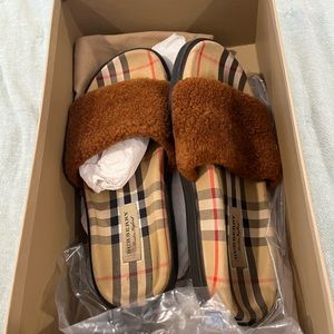 Burberry sandals slides